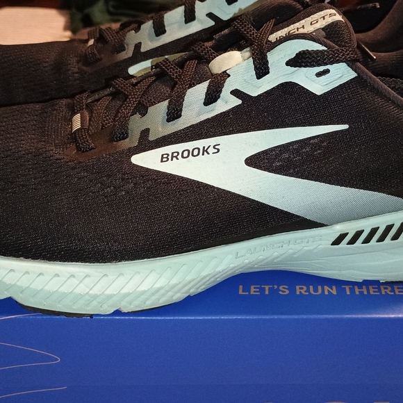 Brooks Black and Light Blue Athletic Shoes - Picture 2 of 11